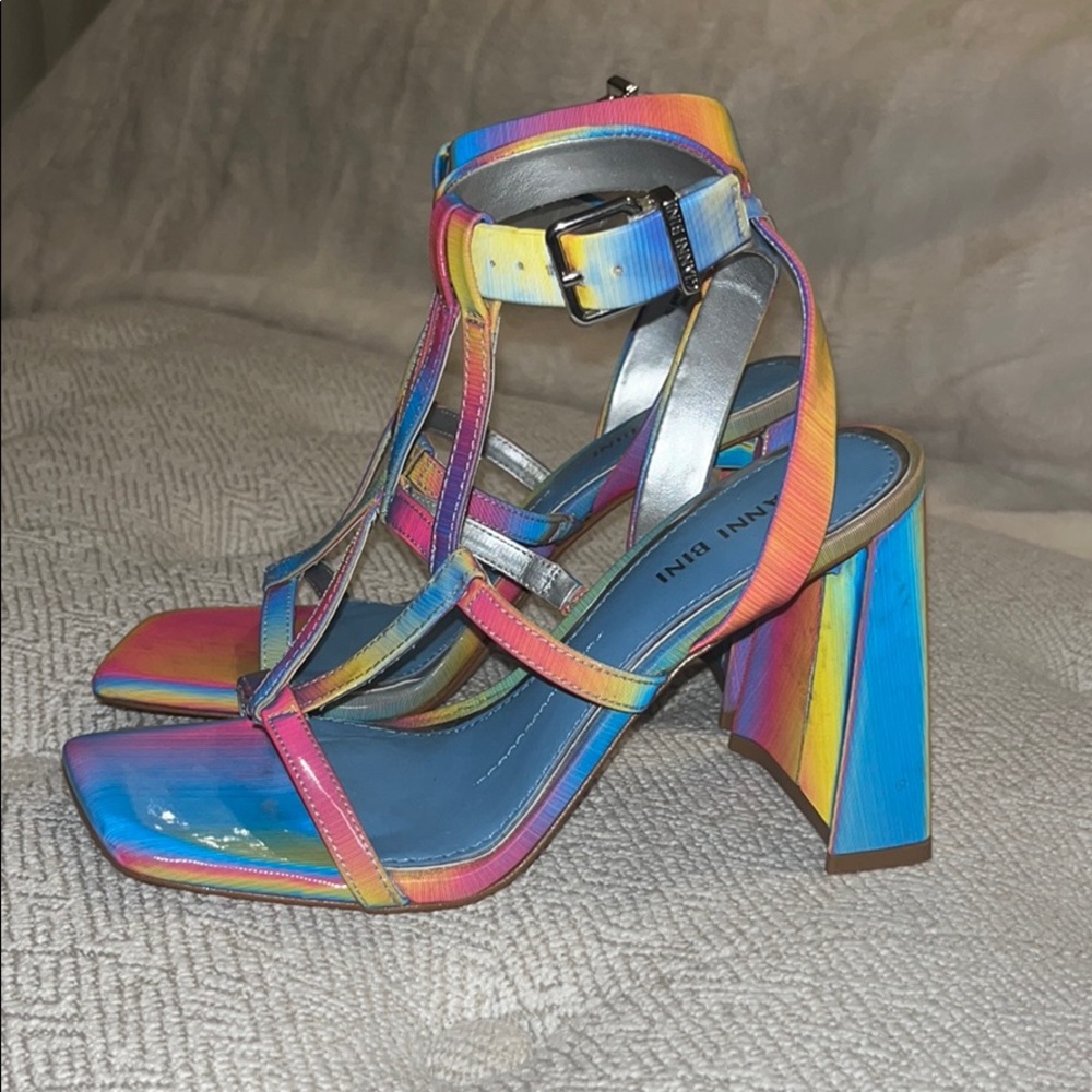 Gianni Bini thick heel wedges